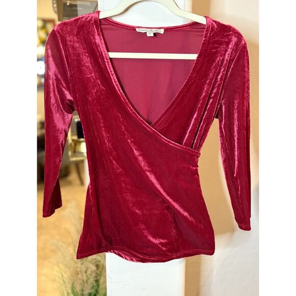 Express One Eleven Red Faux Wrap Velvet Red Blouse Size XS 0-2 - Picture 3 of 6